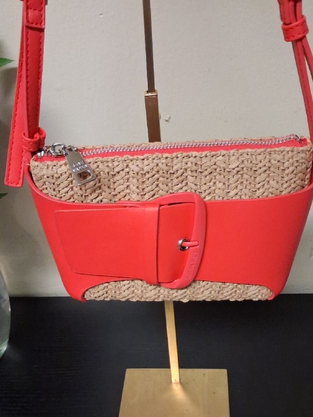 Steve Madden Hot Pink Straw-Trim Crossbody Bag NWOT - Picture 2 of 8